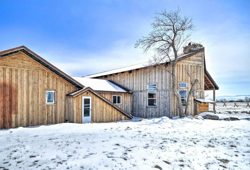 Private Powell Ranch Cabin W/ Mountain Views!