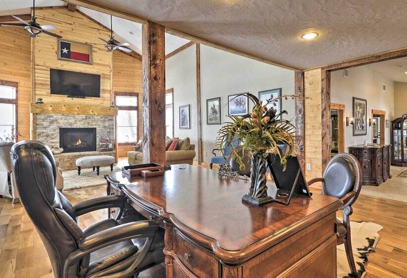 Private Powell Ranch Cabin W/ Mountain Views!