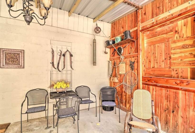 Quiet, Historic Manor: Located In Ghost Town!