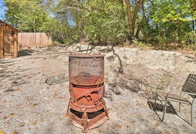 Quiet, Historic Manor: Located In Ghost Town!