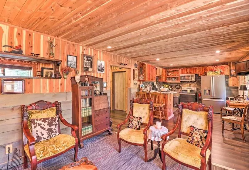 Quiet, Historic Manor: Located In Ghost Town!