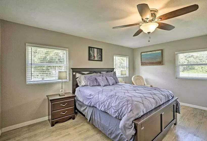 Quiet Pomona Park Rural Home Near St Johns River!