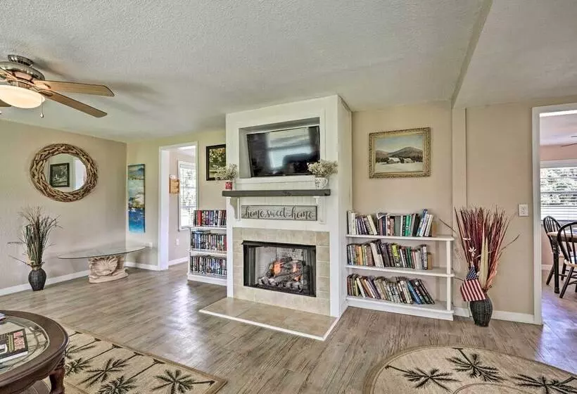 Quiet Pomona Park Rural Home Near St Johns River!