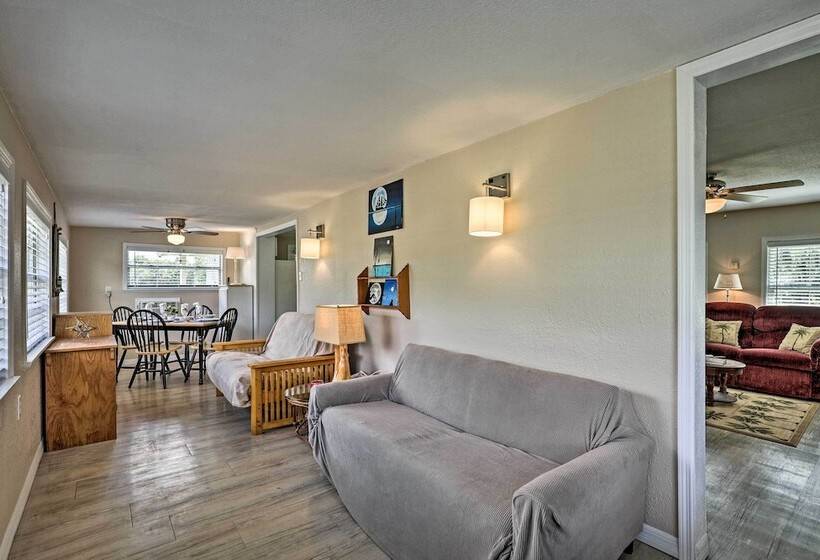 Quiet Pomona Park Rural Home Near St Johns River!