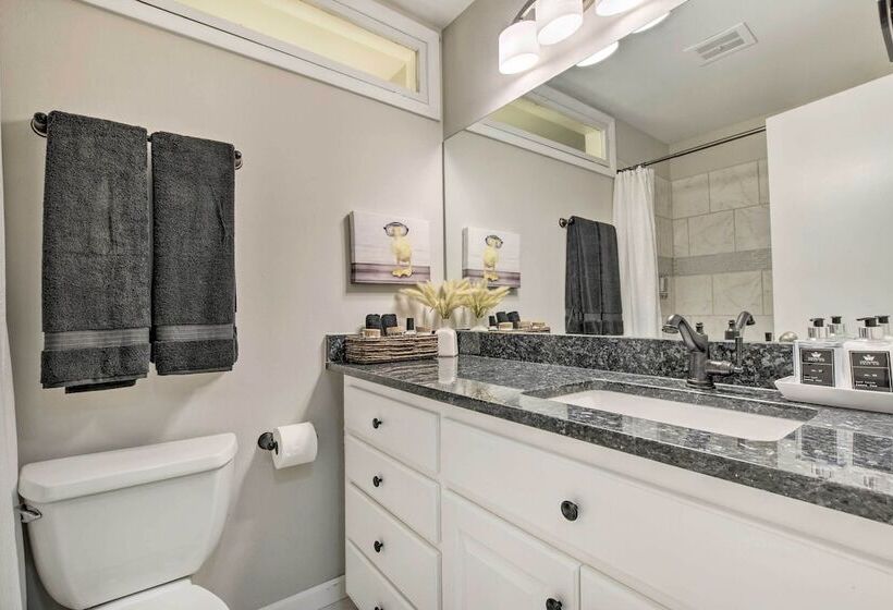 Recently Renovated Raleigh Retreat W/ Patio!