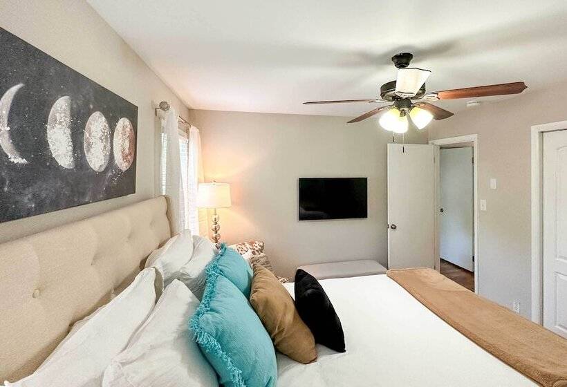 Recently Renovated Raleigh Retreat W/ Patio!