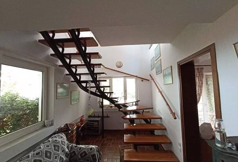 レジデンス Beautiful 2 Bed House In Saronida
