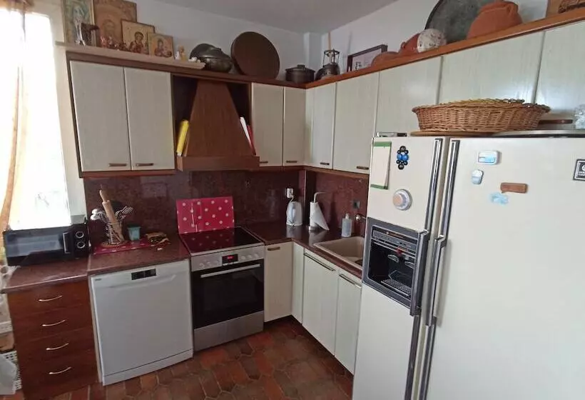 レジデンス Beautiful 2 Bed House In Saronida