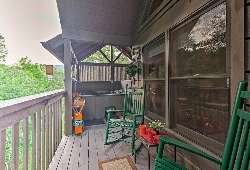 Return To Eden Cabin W/ Hot Tub: 4 Mi To Dollywood