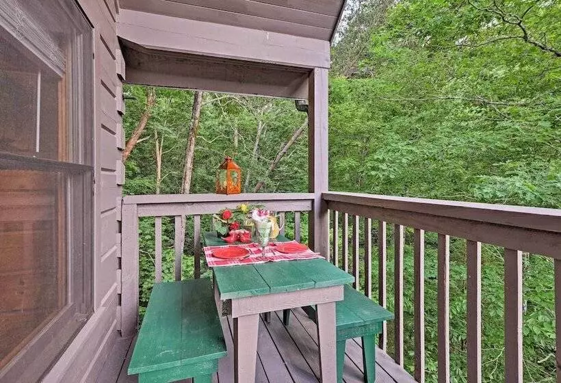 Return To Eden Cabin W/ Hot Tub: 4 Mi To Dollywood