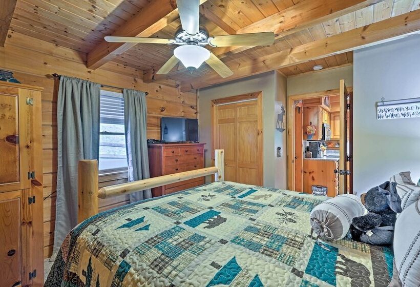 Return To Eden Cabin W/ Hot Tub: 4 Mi To Dollywood