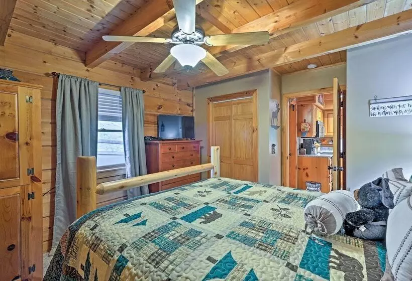 Return To Eden Cabin W/ Hot Tub: 4 Mi To Dollywood