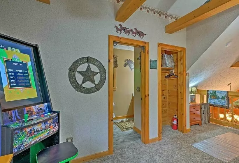 Return To Eden Cabin W/ Hot Tub: 4 Mi To Dollywood