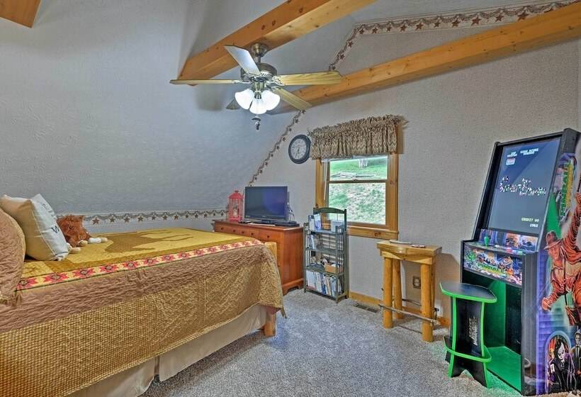 Return To Eden Cabin W/ Hot Tub: 4 Mi To Dollywood