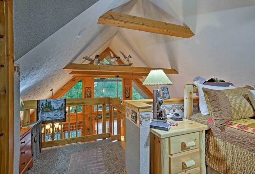 Return To Eden Cabin W/ Hot Tub: 4 Mi To Dollywood