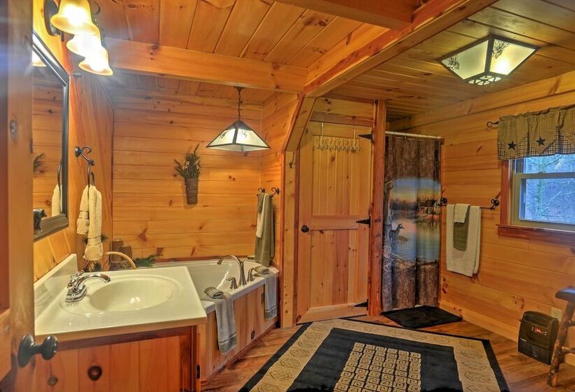 Rustic Dundee Log Cabin W/ Hot Tub & Forest Views!