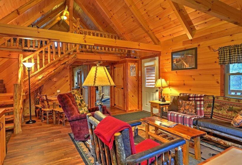 Rustic Dundee Log Cabin W/ Hot Tub & Forest Views!