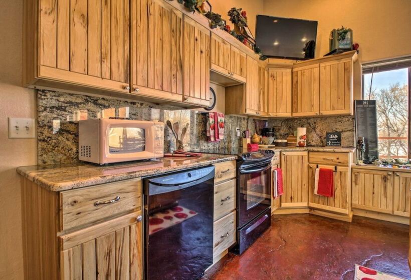 Scenic Great Falls Retreat On Missouri River!