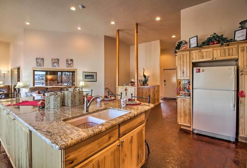 Scenic Great Falls Retreat On Missouri River!