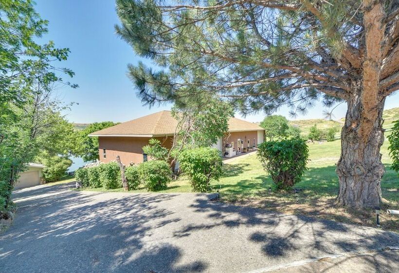 Scenic Great Falls Retreat On Missouri River!