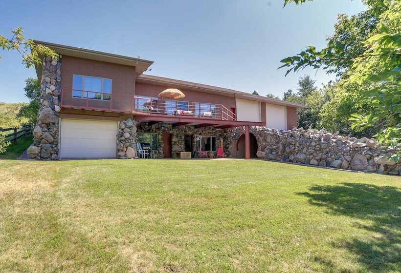 Scenic Great Falls Retreat On Missouri River!