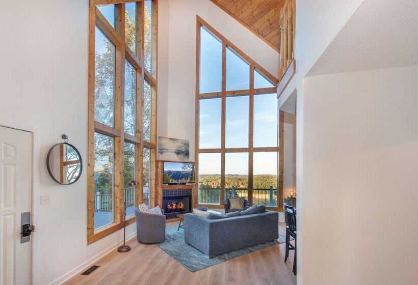 Smoky Mountains Cabin W/ Lake Access & Game Room!