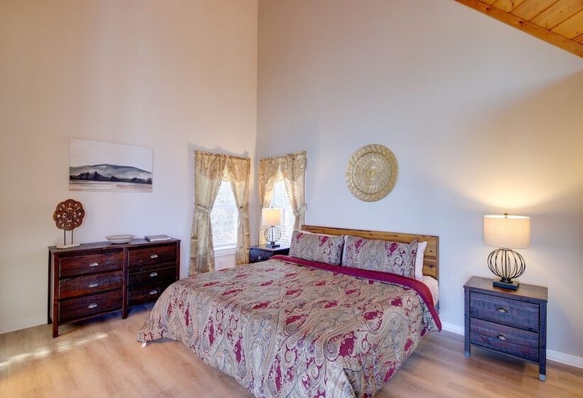 Smoky Mountains Cabin W/ Lake Access & Game Room!