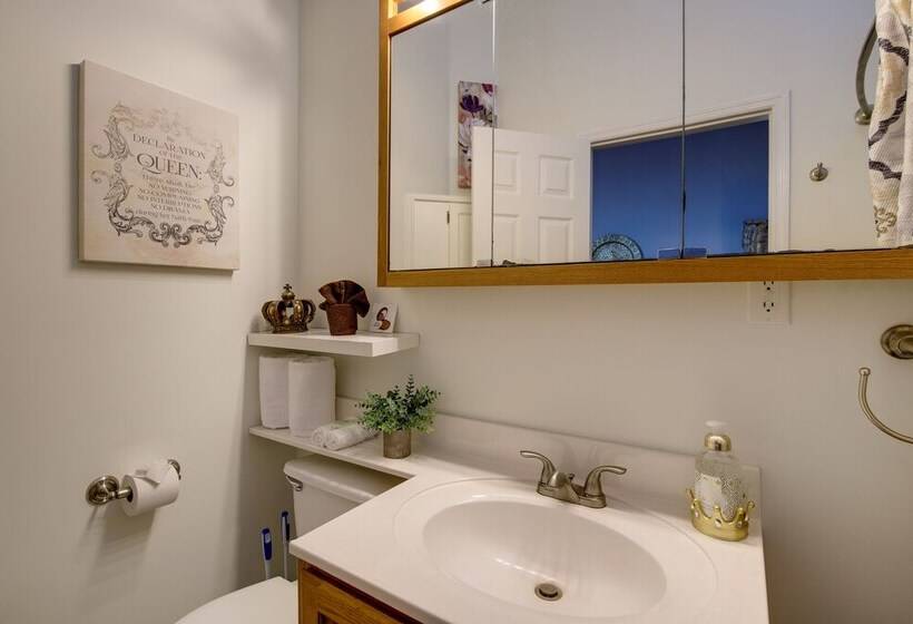 Smoky Mountains Cabin W/ Lake Access & Game Room!