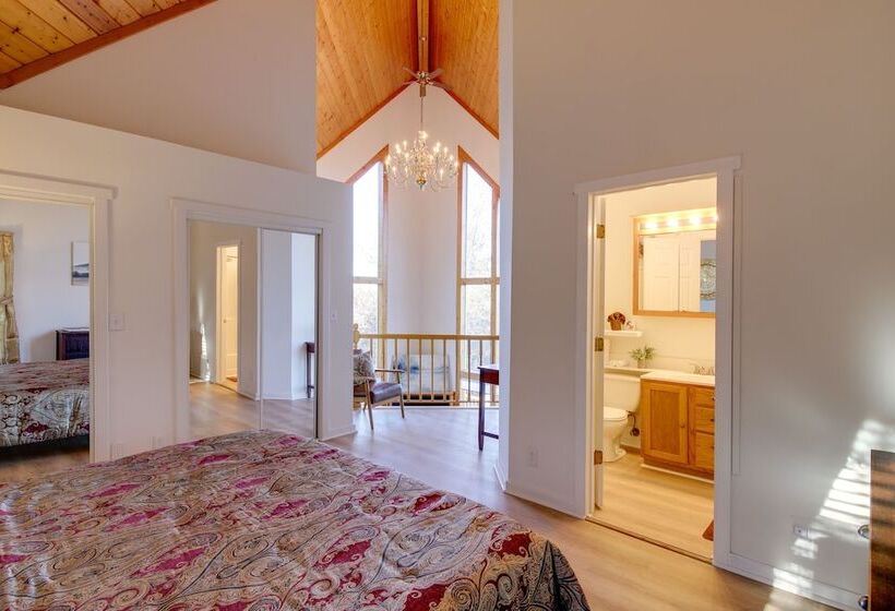 Smoky Mountains Cabin W/ Lake Access & Game Room!