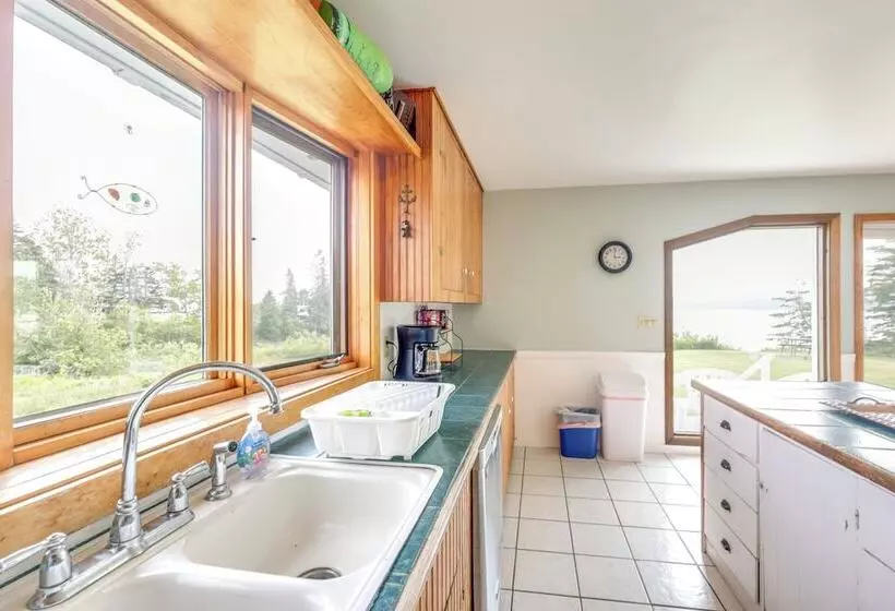 Shorefront House W/ Views, 14 Mi To Acadia Np