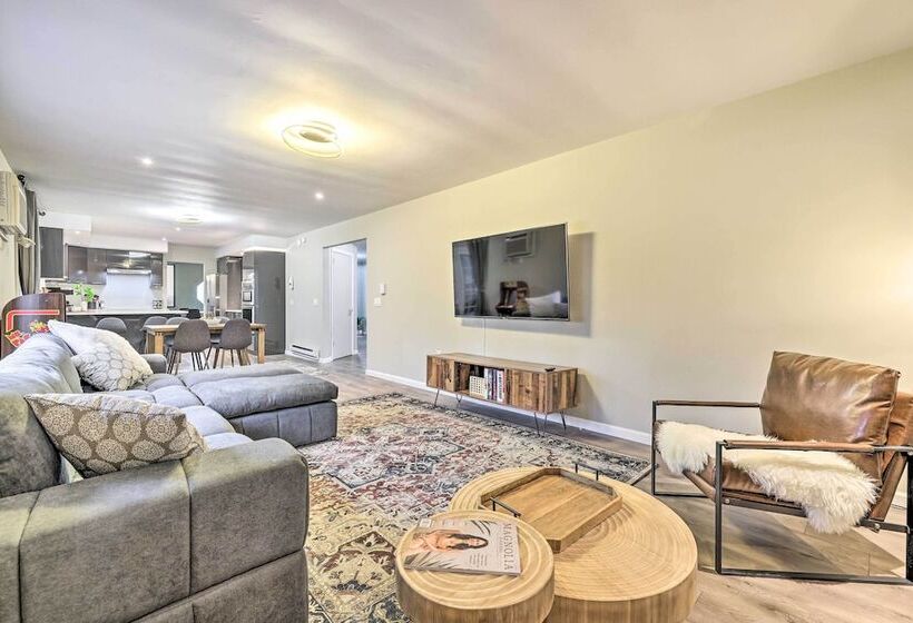 Hot Tub, Game Room & Fire Pit: Poconos Retreat