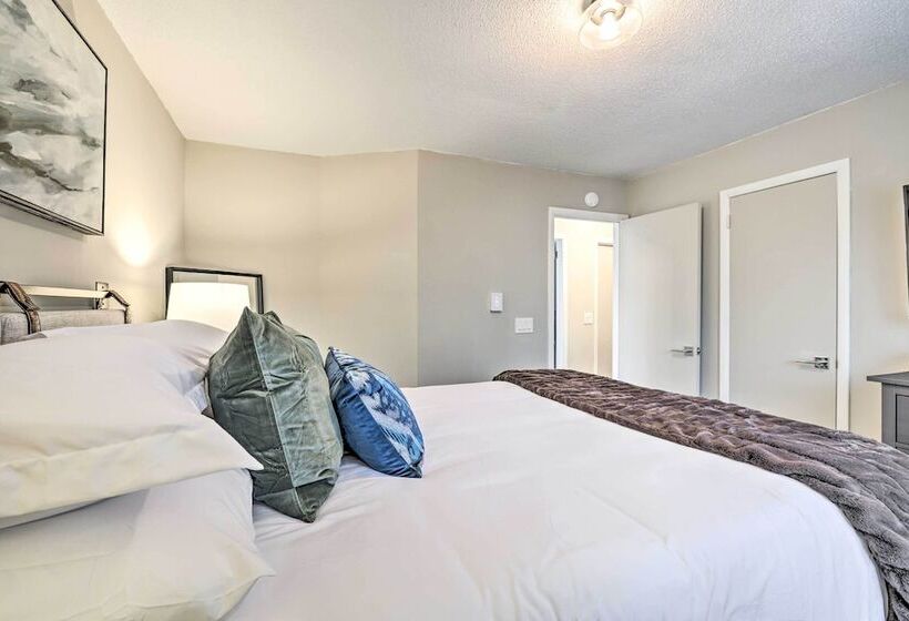 Hot Tub, Game Room & Fire Pit: Poconos Retreat