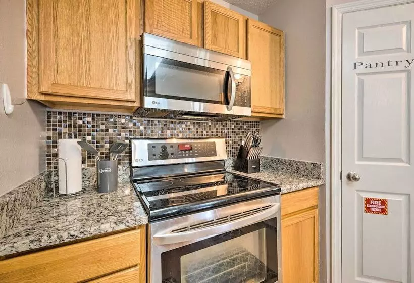 Game Room + Fenced Yard: Home Near Disney World!