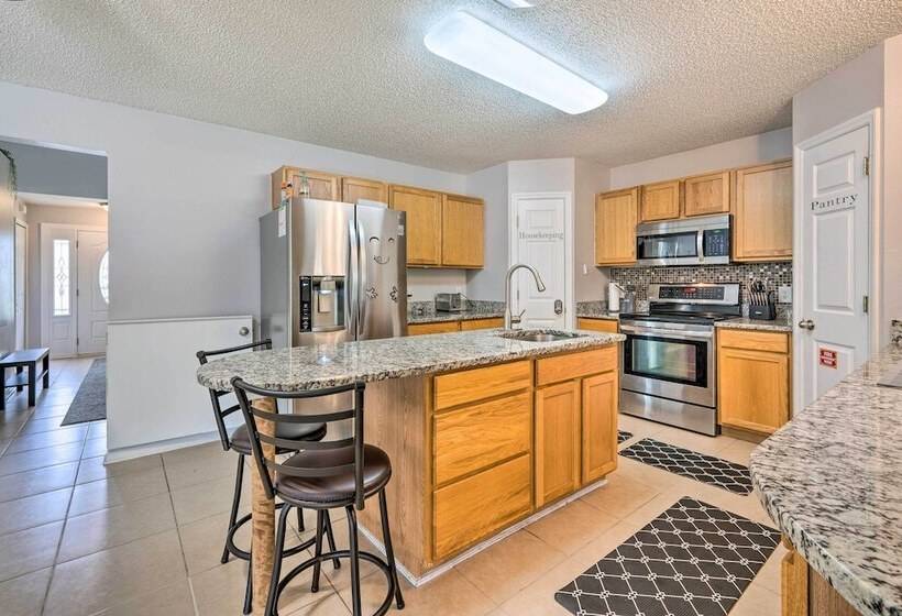 Game Room + Fenced Yard: Home Near Disney World!