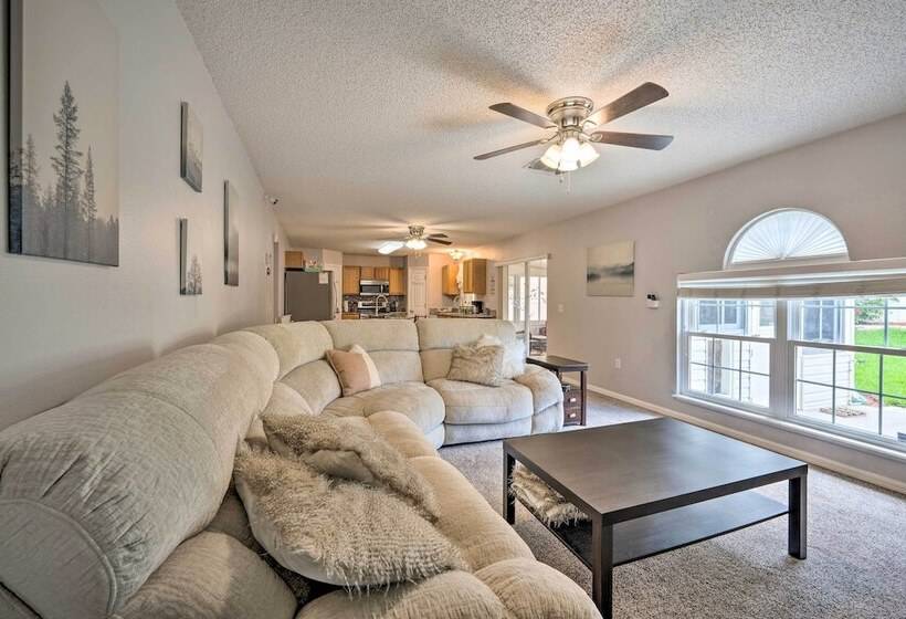 Game Room + Fenced Yard: Home Near Disney World!