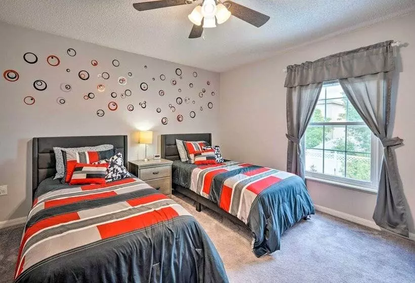 Game Room + Fenced Yard: Home Near Disney World!