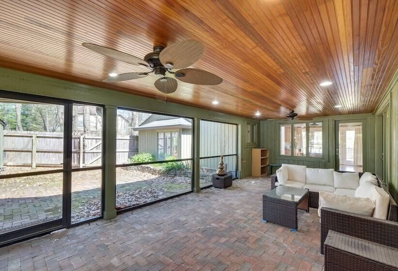 Spacious Prospect Cottage W/ Deck & Scenic Views