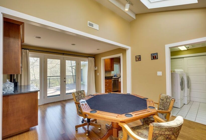 Spacious Prospect Cottage W/ Deck & Scenic Views