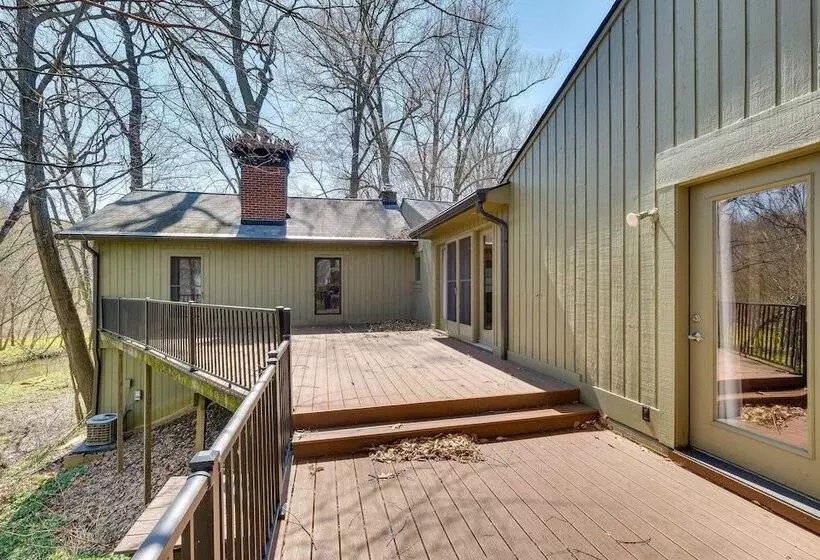 Spacious Prospect Cottage W/ Deck & Scenic Views