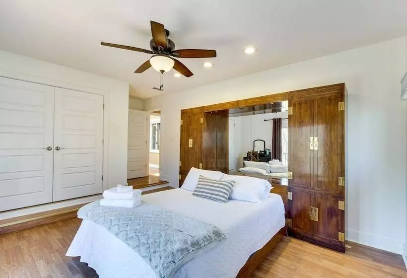 Spacious Prospect Cottage W/ Deck & Scenic Views