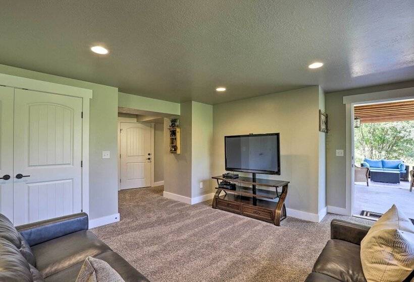 Spacious Resort Cabin In Manti La Sal Mtns!