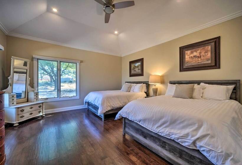 Spacious Spicewood Cottage, Close To Golfing!