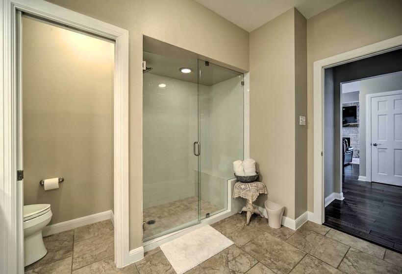 Spacious Spicewood Cottage, Close To Golfing!