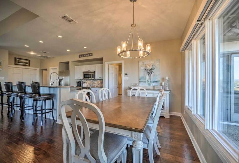 Spacious Spicewood Cottage, Close To Golfing!