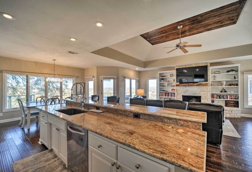 Spacious Spicewood Cottage, Close To Golfing!