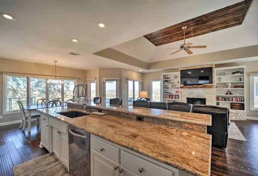 Spacious Spicewood Cottage, Close To Golfing!
