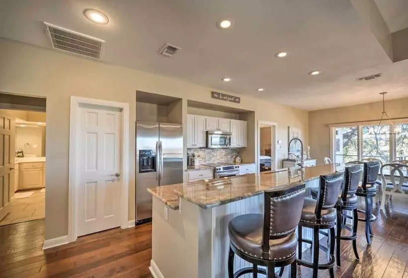 Spacious Spicewood Cottage, Close To Golfing!