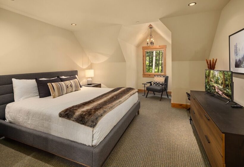 Hot Tub & Game Room: Home In Cle Elum