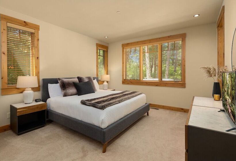 Hot Tub & Game Room: Home In Cle Elum