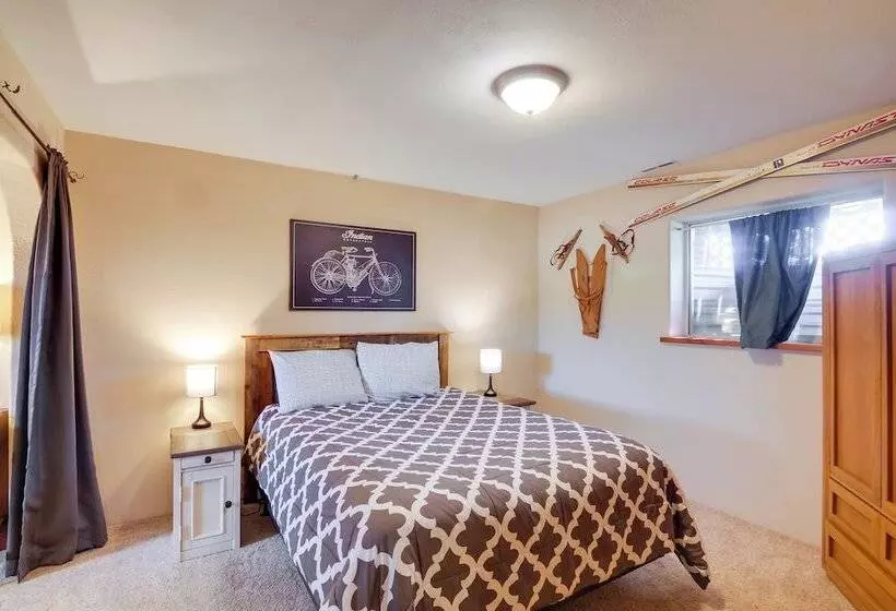 Deck & Fire Pit: Pagosa Springs Home!